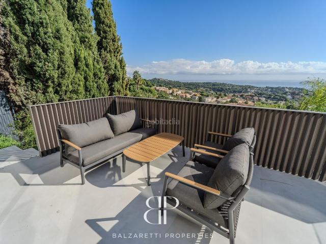 Chalet en venta en Lloret de Mar, Roca Grossa Costa Brava. Casa de obra nueva, con vistas panorámicas al mediterráneo, jardín y piscina. Chalets Lloret de.
