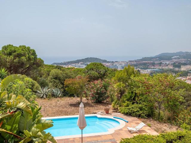 Chalet en venta en Lloret de Mar, Roca Grossa Costa Brava. Llámanos para éste Chalet en venta con vistas a mar. Chalets Lloret de.