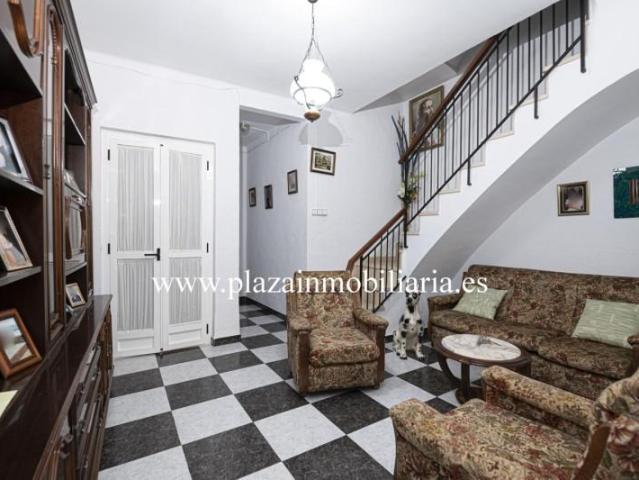 Chalet en venta en Lucena, C/. Pedro Angulo