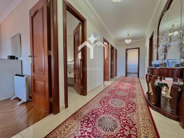 Chalet en venta en Moaña. Casa de piedra con dos viviendas y vistas a la ría Moaña. Chalets.