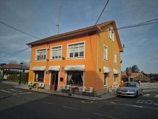 Chalet en venta en Moeche. CASA CON FINCA EN MOECHE. Chalets.