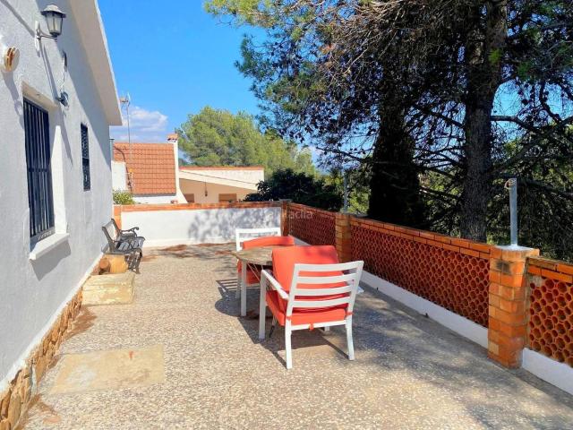 Chalet en venta en Moixent. PROPIEDAD MUY ACOGEDORA. Chalets.