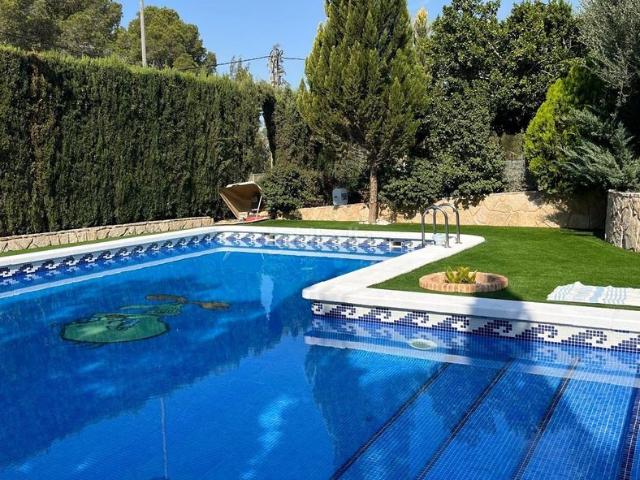 Chalet en venta en Molina de Segura, Los Conejos. EXCLUSIVA VILLA INDEPENDIENTE CON PARCELA DE 1.340 m2 Y PISCINA. Chalets Molina de.