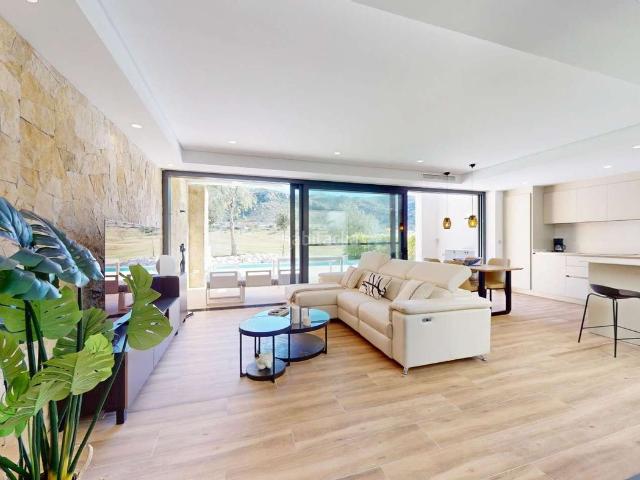 Chalet en venta en Monforte del Cid. Chalets Monforte del.