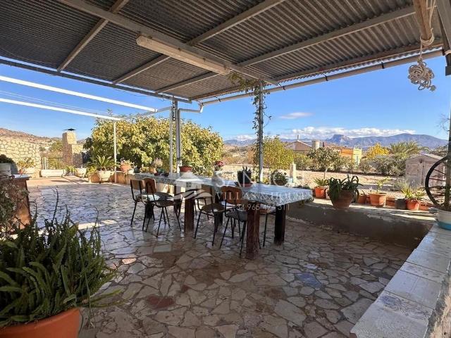 Chalet en venta en Monòver. VENTA DE CHALET EN MONOVAR ALCANTE. Chalets.