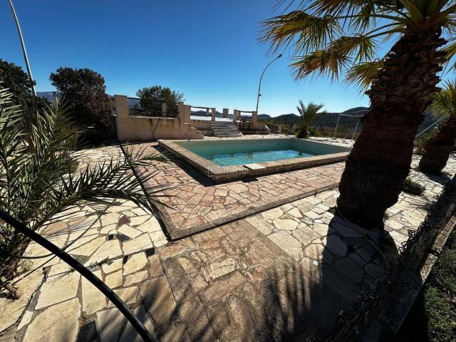 Chalet en venta en Monòver. Chalets.