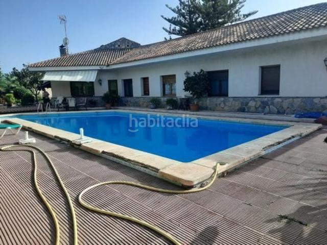 Chalet en venta en Monòver. Magnifico chalet cercano al casco urbano. Chalets.