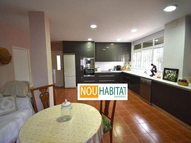 Chalet en venta en Monserrat. MAGNÍFICO CHALET CON DOS VIVIENDAS !. Chalets.