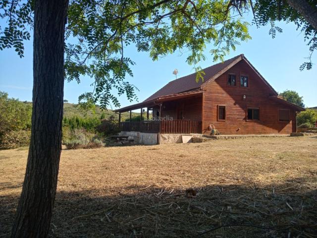 Chalet en venta en Monserrat. Acogedora chalet de madera con Ecuestre. Chalets.