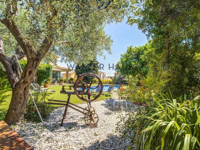 Chalet en venta en Mont ras Costa Brava. Casa en venta en el centro histórico de Mont ras, Baix Empordà. Chalets.
