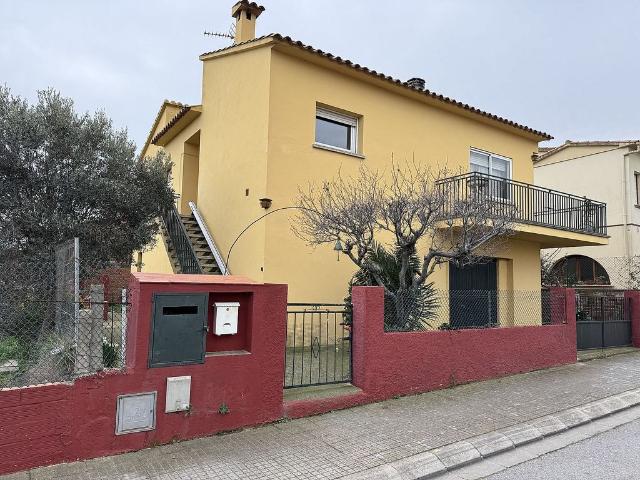 Chalet en venta en Mont Ras, de 236 m² 4 habitaciones por 321.548