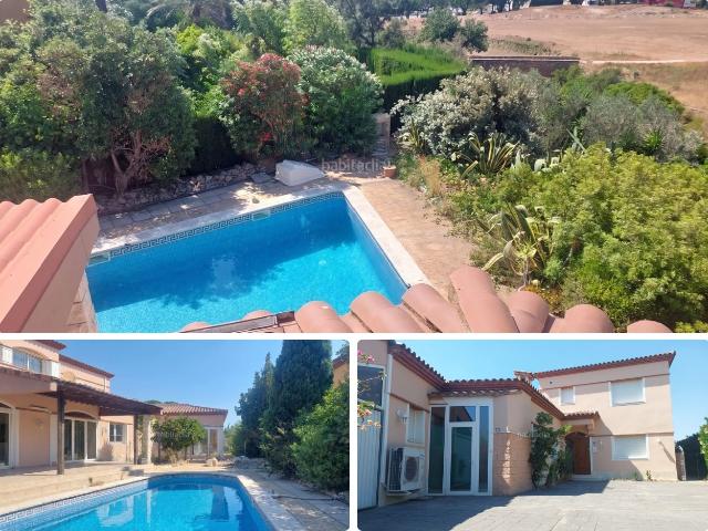 Chalet en venta en Mont roig del Camp, Bonmont Terres Noves Costa Dorada. Gran casa con dos viviendas unifamiliares adosadas con vistas al Golf Bonmont. Chalets Mont roig del.