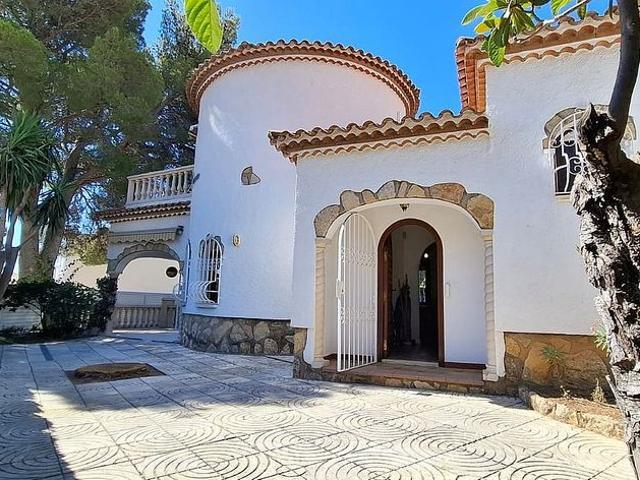 Chalet en venta en Mont Roig del Camp, de 106 m² 3 habitaciones por 499.000