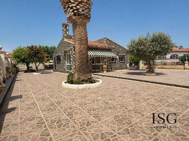 Chalet en venta en Mont Roig del Camp, de 240 m² 5 habitaciones por 399.000