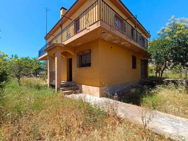 Chalet en venta en Mont Roig del Camp, de 252 m² 4 habitaciones por 330.000