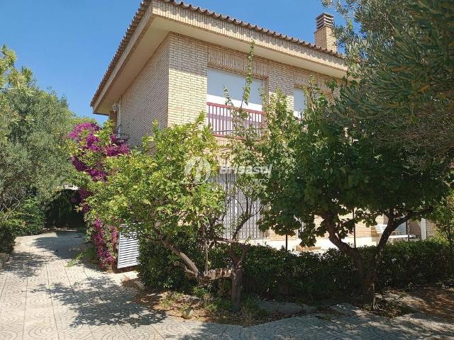 Chalet en venta en Mont Roig del Camp, de 267 m² 8 habitaciones por 395.000