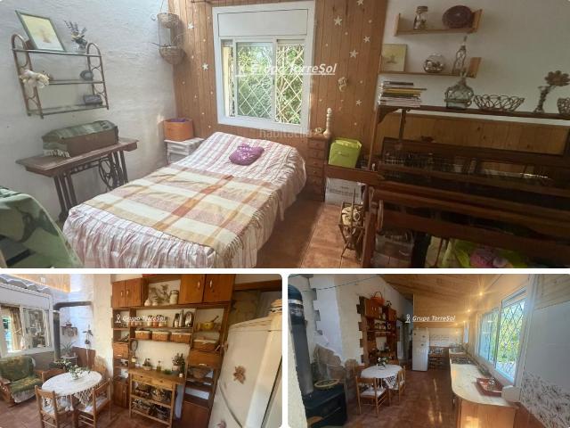 Chalet en venta en Montmell El. Acogedora casa en entorno natural. Chalets Montmell.
