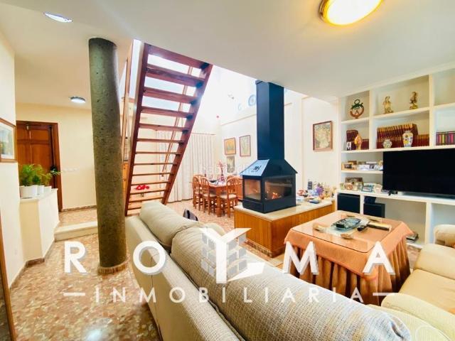 Chalet en venta en Montequinto, Cerros de Montequinto. CHALET INDEPENDIENTE EN URB. LOS CERROS DE MONTEQUINTO. Chalets.