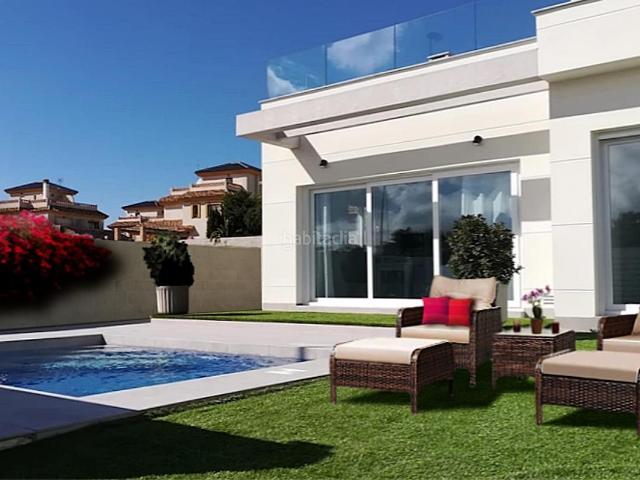 Chalet en venta en Montesinos Los. VILLA PAREADA, TODO EN UNA PLANTA. PISCINA Y SOLARIUM. Chalets Montesinos.