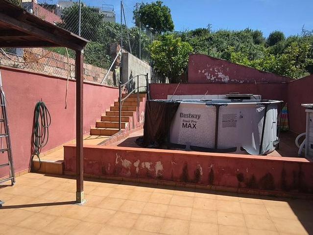 Chalet en venta en Montgat, de 121 m² 3 habitaciones por 535.000