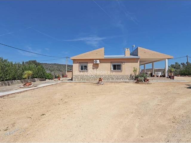 Chalet en venta en Montroi Montroy. Chalet a la venta en suelo rústico en Montroy, Valencia. Chalets Montroi.