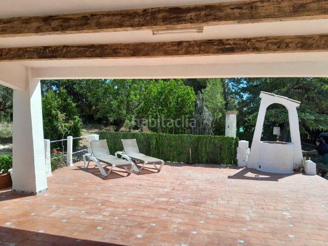 Chalet en venta en Montroi Montroy. CHALET INDEPENDIENTE CON PISCINA, DESVÁN Y GRAN PARCELA EN MONTROY. Chalets Montroi.