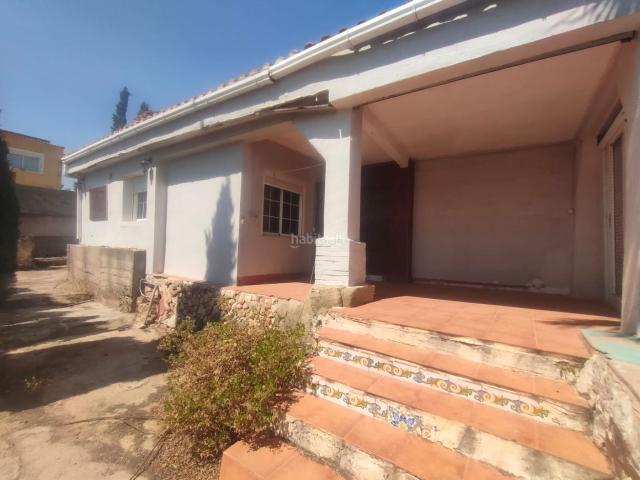 Chalet en venta en Montroi Montroy. Chalete independiente para actualizar. Chalets Montroi.
