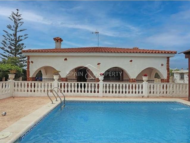 Chalet en venta en Montroy, Valencia