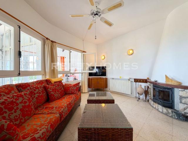 Chalet en venta en Moraira, Casco Urbano. Acogedora Villa Española. Chalets.