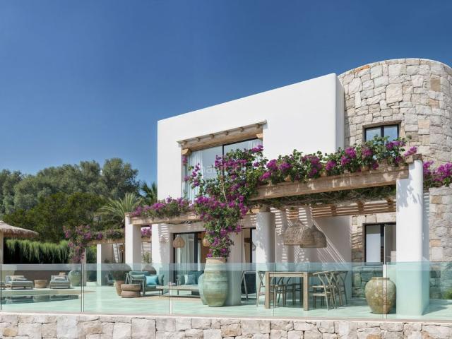 Chalet en venta en Moraira, Casco Urbano. Villa de estilo ibicenco con vistas al mar en Moraira. Chalets.
