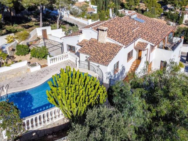 Chalet en venta en Moraira Chalet con vistas al mar situado. 285m² Moraira