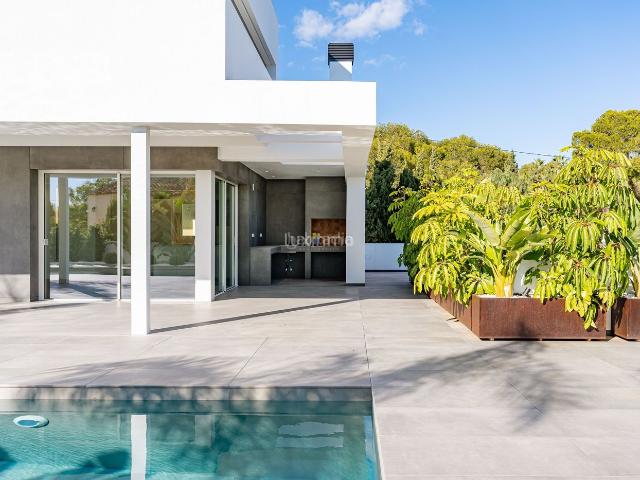 Chalet en venta en Moraira, Moravit Cap Blanc. Villa contemporánea de nueva construcción con vistas al mar en Moraira. Chalets.
