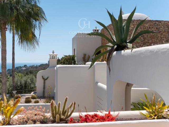 Chalet en venta en Moraira, Paichi. VILLA FEZ ESTILO IBIZA CON VISTAS AL MAR EN VENTA EN EL PORTET MORAIRA, ALICANTE. Chalets.
