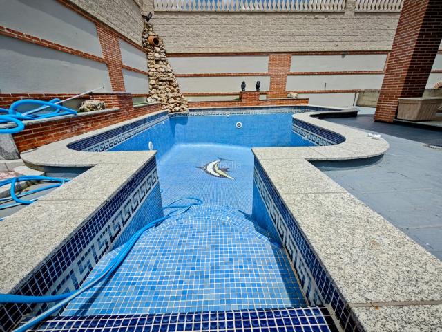 Chalet en venta en Móstoles, Centro. IMPRESIONANTE CHALET INDEPENDIENTE A 20 MINUTOS DE MÓSTOLES!. Chalets.