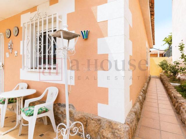 Chalet en venta en Móstoles, Parque Guadarrama. CHALET INDEPENDIENTE CON PISCINA. Chalets.