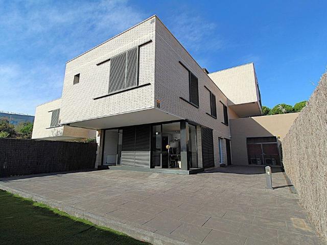 Chalet en venta en Mataró, de 152 m² 4 habitaciones por 705.000