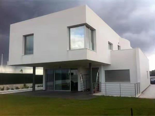 Chalet en venta en Matola, Alicante