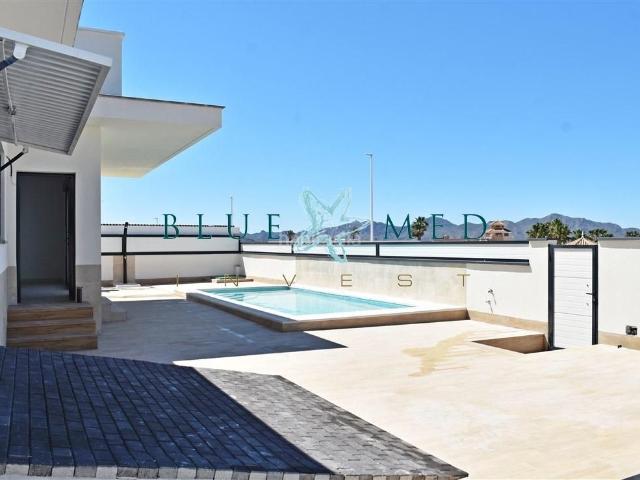 Chalet en venta en Mazarrón, Mazarrón Casco Urbano. CHALET DE OBRA NUEVA CON PISCINA PRIVADA, SOLÁRIUM Y VISTAS DESPEJADAS EN COUNTRY CLUB. Chalets.