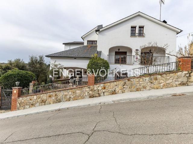 Chalet en venta en Maçanet de la Selva, de 472 m² 9 habitaciones por 370.000
