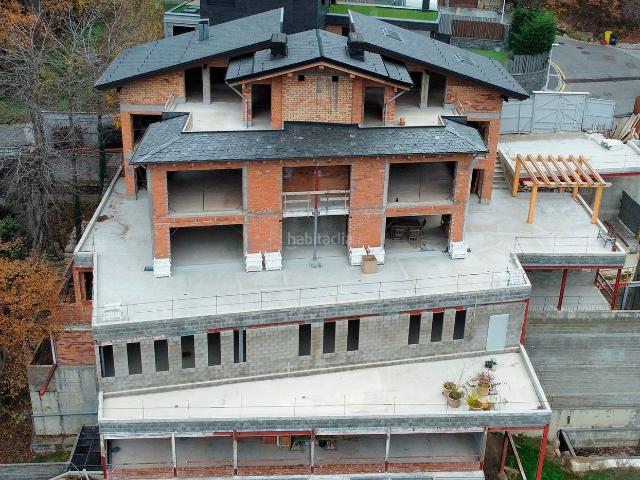 Chalet en venta en Madrid, Ciudad Universitaria. Exclusivo chalet de doble vivienda a la venta en Escaldes. Chalets.