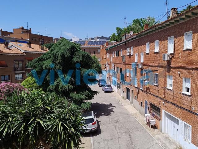 Chalet en venta en Madrid, Concepción. Chalet adosado en ConcepcixF3n, 275 m2, 4 dormitorios, 3 baxF1os, 1.150.000 euros. Chalets.