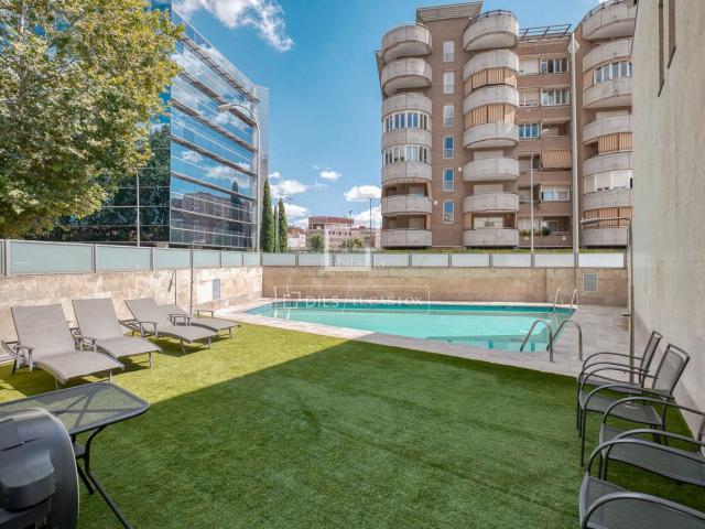 Chalet en venta en Madrid, Hispanoamérica Bernabéu. Casa de 5 dormitorios en venta en Hispanoamérica, Madrid. Chalets.