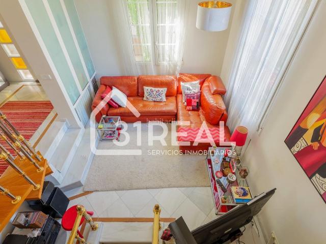Chalet en venta en Madrid, Peñagrande. Exclusivo chalet con piscina privada y doble acceso en Peñagrande. Chalets.