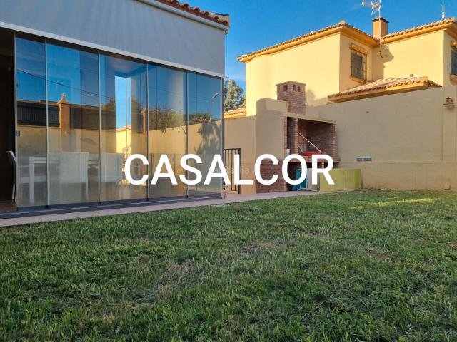 Chalet en venta en Mairena del Alcor. Chalet en Venta. Chalets Mairena del.