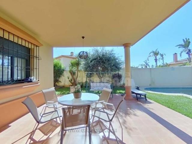 Chalet en venta en Mairena del Alcor, Urbanizaciones