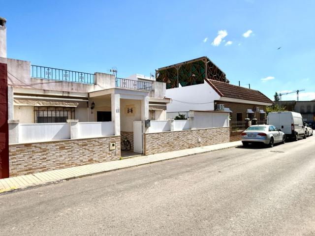 Chalet en venta en Mairena del Aljarafe, Casco Antiguo. FANTASICO CHALET DE UNA PLANTA EN MAIRENA. Chalets Mairena del.
