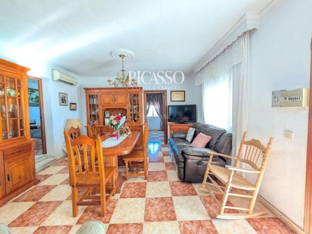 Chalet en venta en Málaga, Cortijo de Maza Finca Monsalvez El Olivar. EXCLUSIVO CHALET CON 5 HABITACIONES Y VISTAS PANORAMICAS AL MAR CHURRIANA. Chalets.