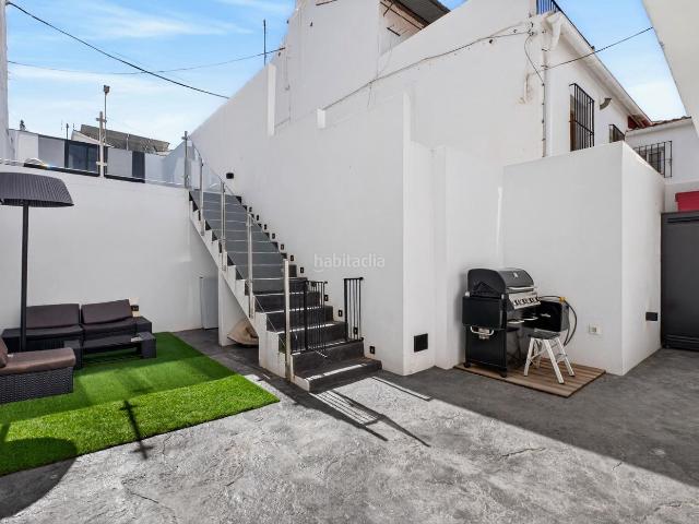 Chalet en venta en Málaga, El Cortijuelo. Espectacular casa de diseño con 3 dormitorios y piscina privada en Puerto de la Torre Zona Junta de los Caminos. Chalets.