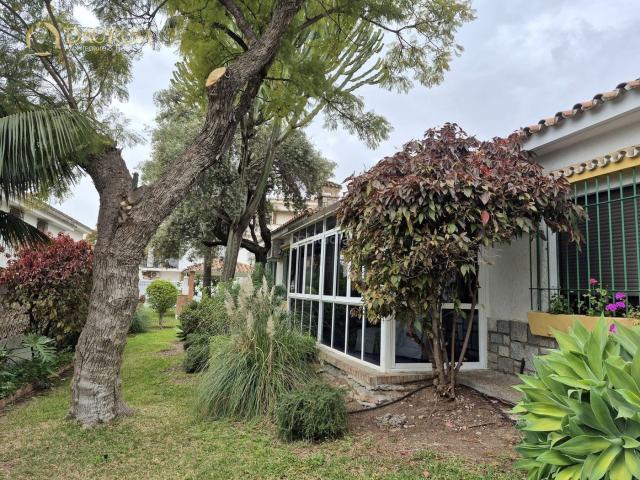 Chalet en venta en Málaga, El Palo. INMEJORABLE CHALET INDEPENDIENTE DE 4 HABITACIONES EN EL PALO. Chalets.