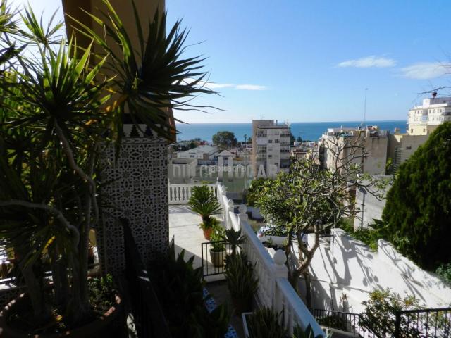 Chalet en venta en Málaga, El Palo. TRES HERMOSAS VIVIENDAS EN UNA SOLA CASA, CON VISTAS Y AMPLIOS ESPACIOS. Chalets.